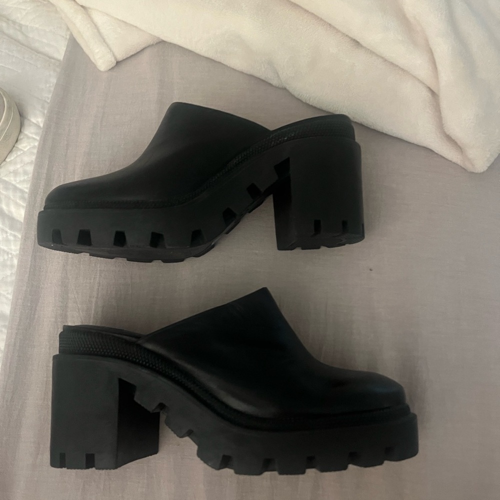 Giani Bernini Black Chunky Platform Mules